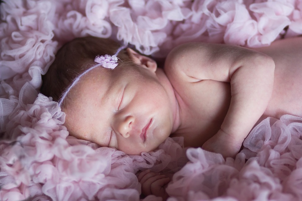 Faire appel à un photographe pour bébé pour immortaliser des moments précieux de votre bébé