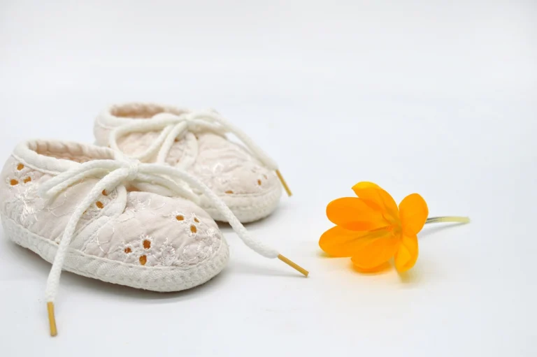 Les erreurs fréquentes des parents lors du choix des premières chaussures pour bébé
